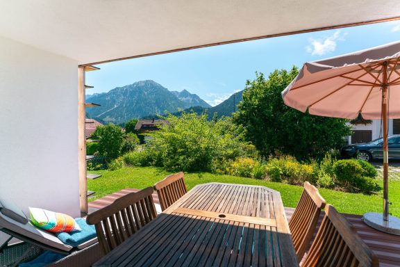 Süd-Terrrasse mit Bergblick